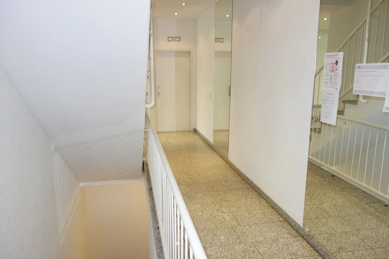 2 Zimmer Wohnung mit 87 m² in Krefeld – Bild 2