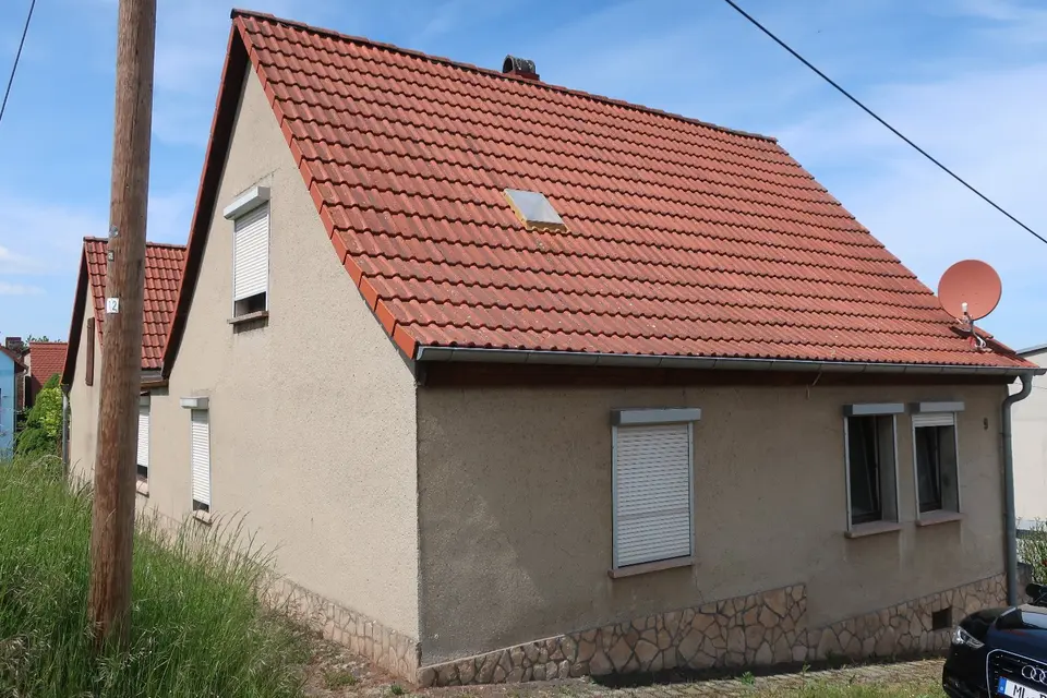 6 Zimmer Haus mit 94 m² in Aschersleben – Bild 1