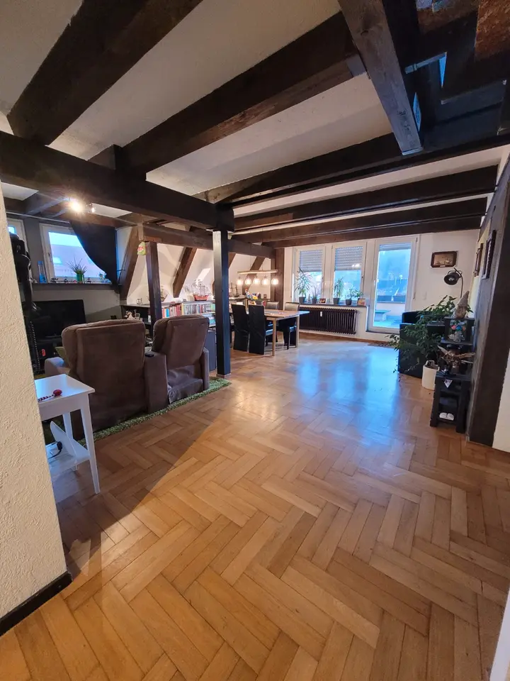 7 Zimmer Wohnung mit 170 m² in Weingarten – Bild 1