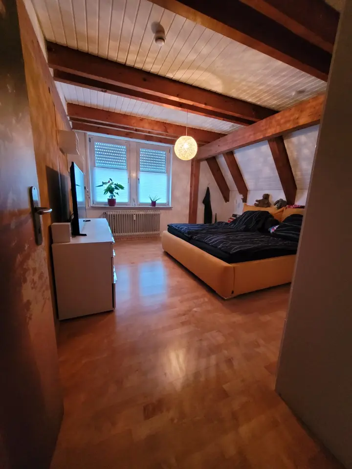 7 Zimmer Wohnung mit 170 m² in Weingarten – Bild 2
