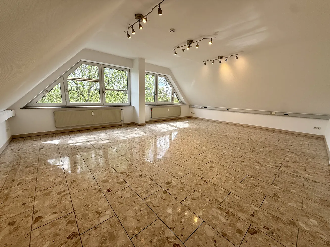 4 Zimmer Wohnung mit 110 m² in Oberhausen – Bild 1
