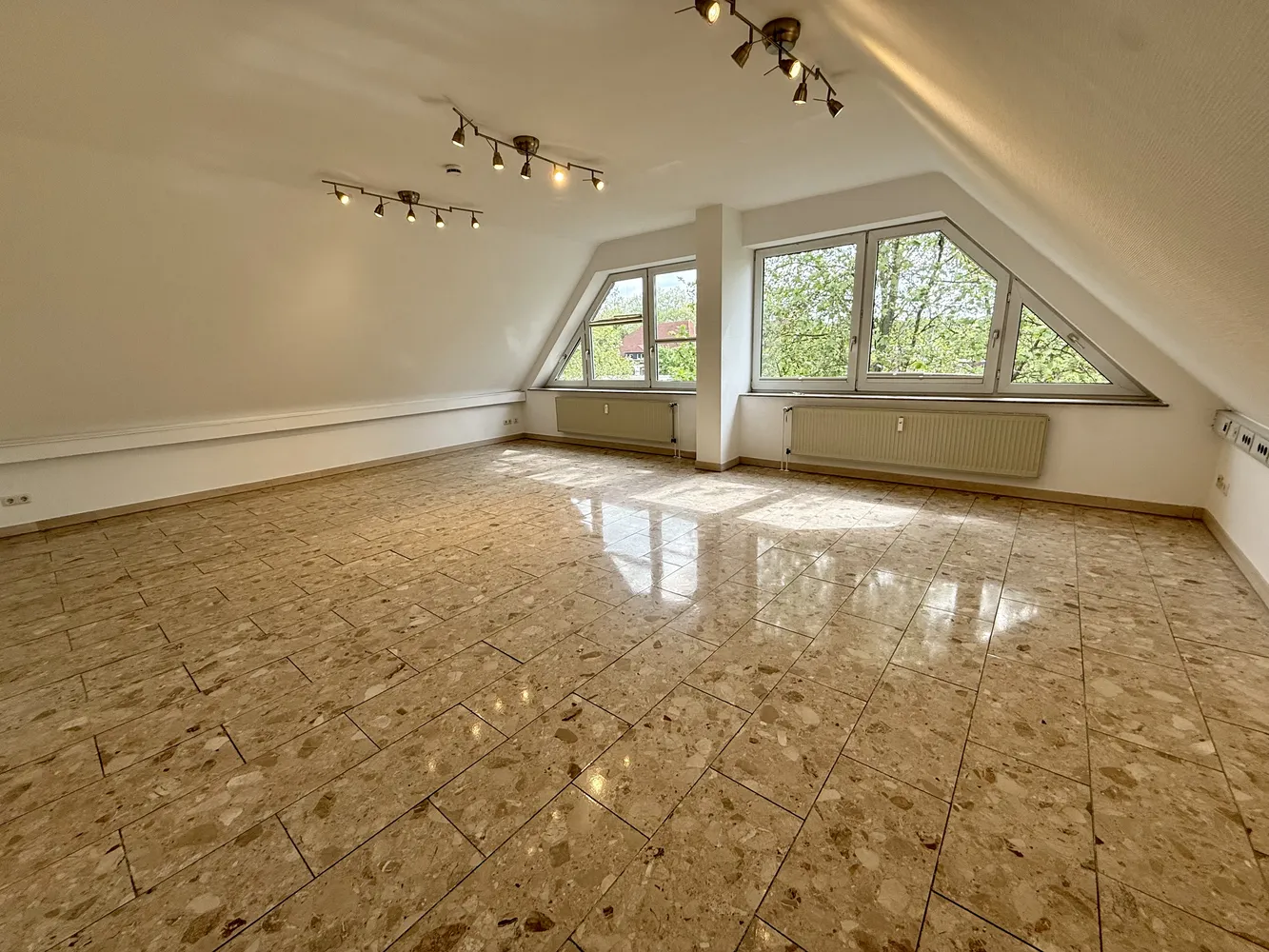 4 Zimmer Wohnung mit 110 m² in Oberhausen – Bild 2