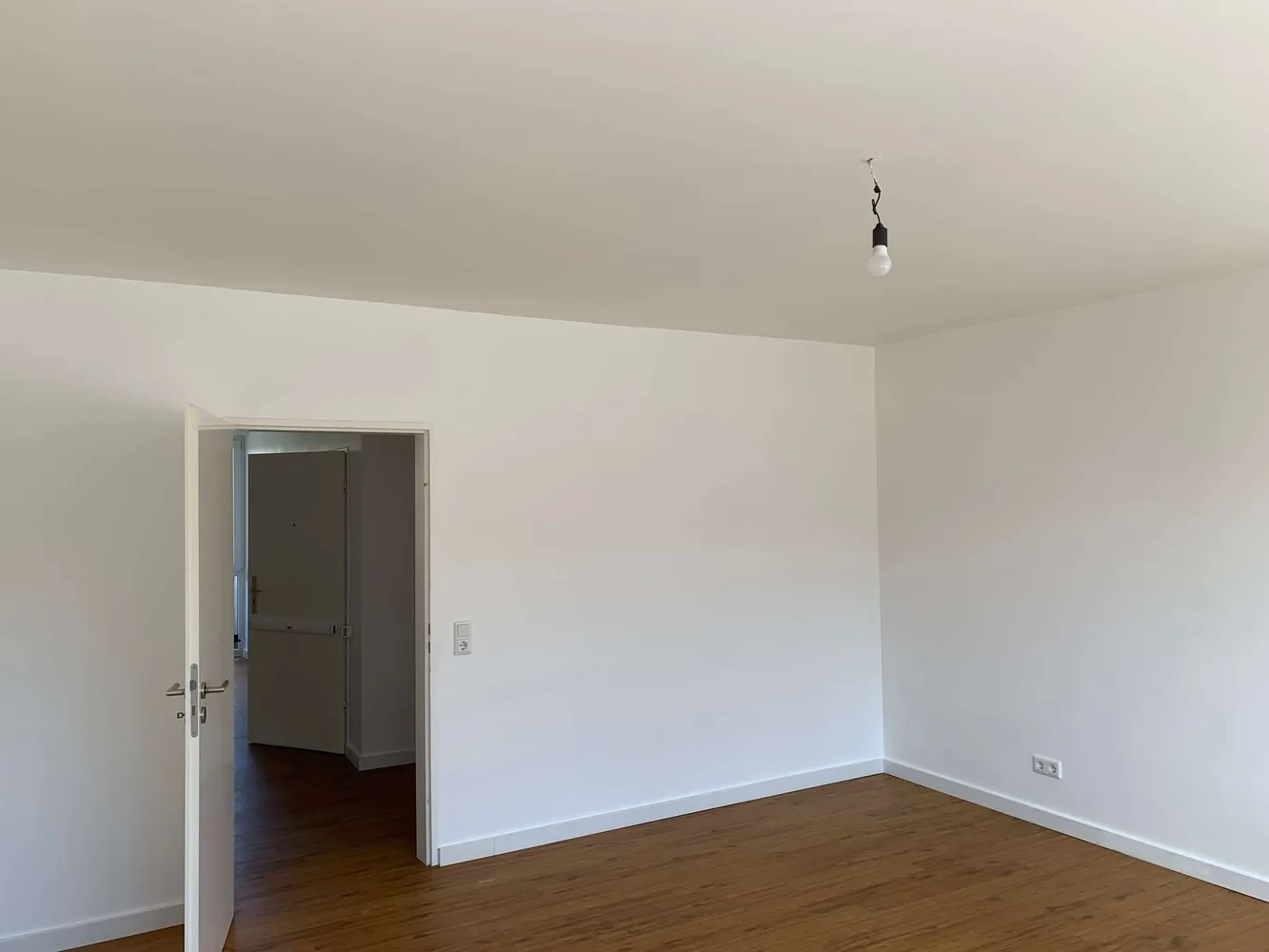 2 Zimmer Wohnung mit 81 m² in Oberhausen – Bild 2