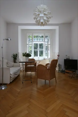 5 Zimmer Wohnung mit 110 m² in Regensburg – Bild 2