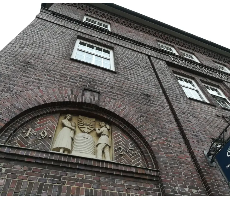 8 Zimmer Wohnung mit 220 m² in Kiel – Bild 4