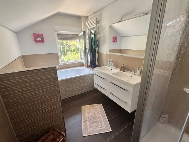 8 Zimmer Haus mit 200 m² in Frankfurt am Main – Bild 8