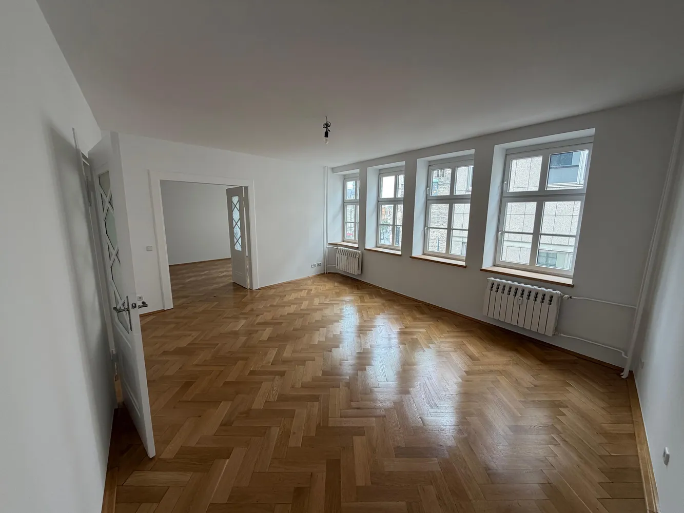 4 Zimmer Wohnung mit 100 m² in Halle (Saale) – Bild 1