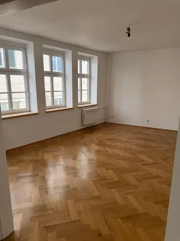 4 Zimmer Wohnung mit 100 m² in Halle (Saale) – Bild 2