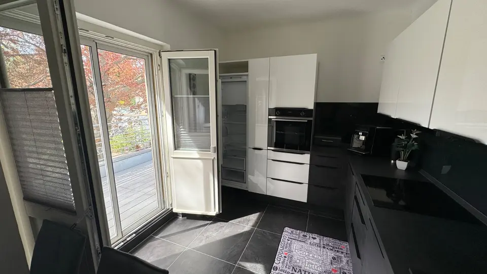 5 Zimmer Wohnung mit 145 m² in Weimar – Bild 1