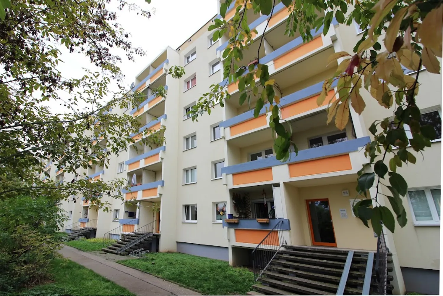 4 Zimmer Wohnung mit 64 m² in Halle (Saale) – Bild 1