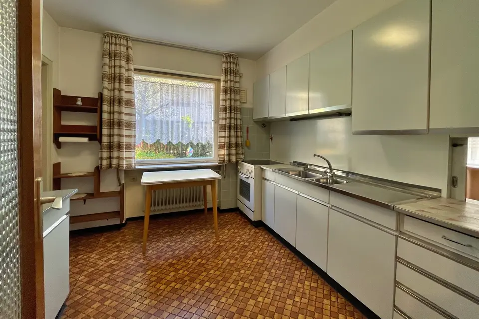 11 Zimmer Haus mit 220 m² in Tübingen – Bild 2