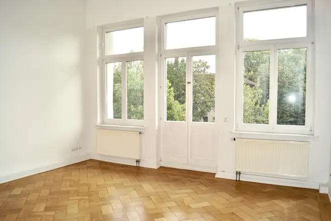 4 Zimmer Wohnung mit 121 m² in Wiesbaden – Bild 2