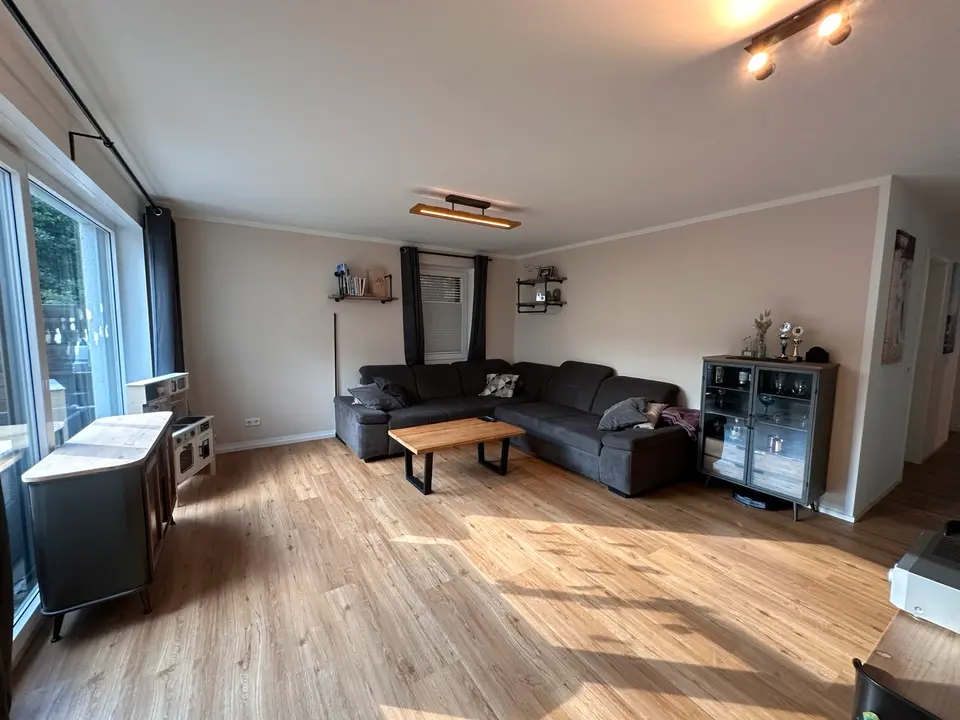 3 Zimmer Wohnung mit 93 m² in Erfurt – Bild 2