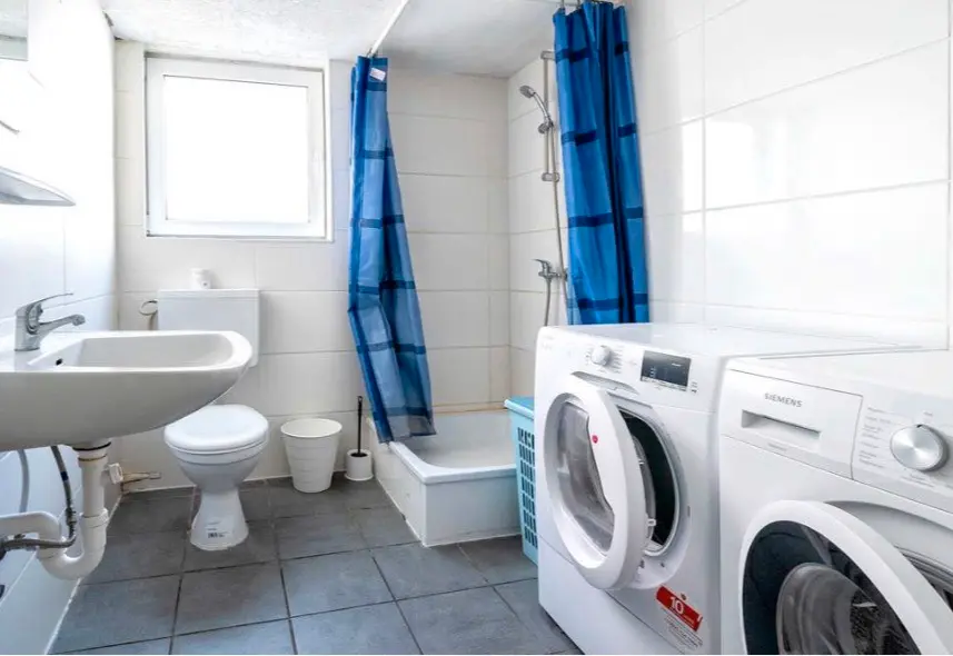 WG-Zimmer mit 313 m² in Göppingen – Bild 6