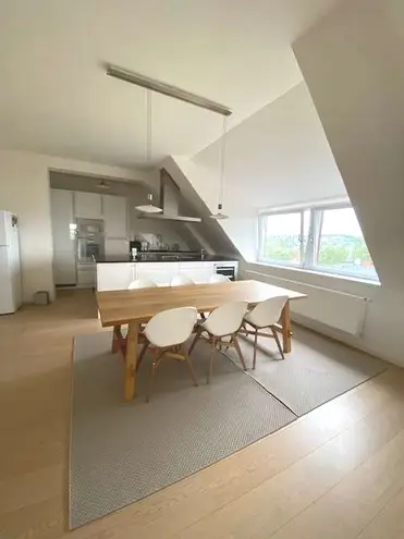 6 Zimmer Wohnung mit 242 m² in Wiesbaden – Bild 4