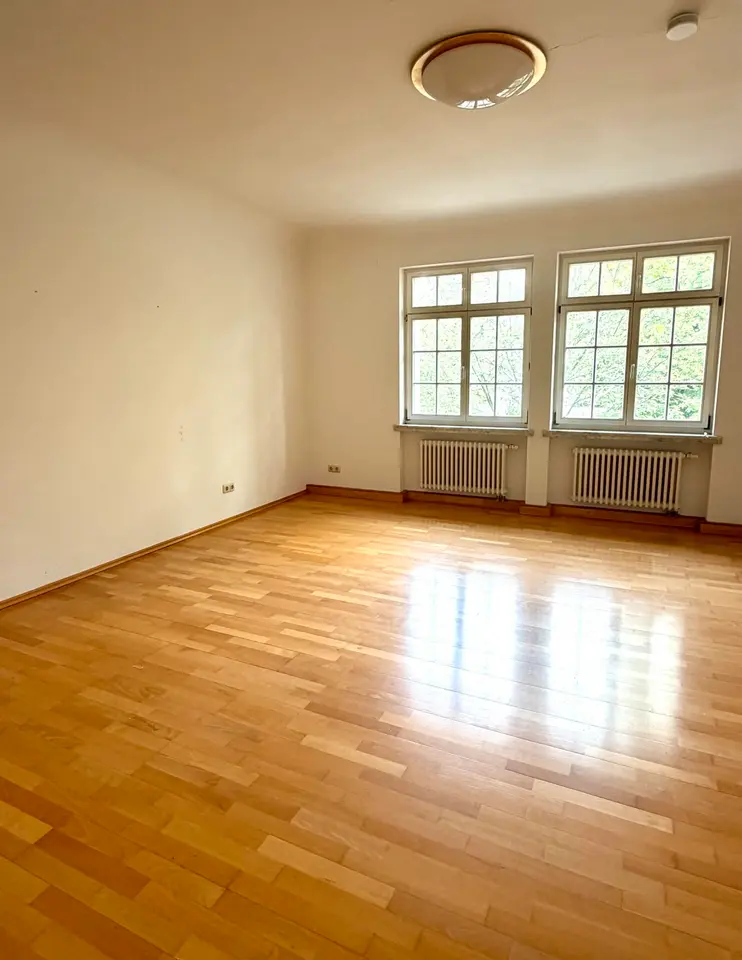 6 Zimmer Wohnung mit 183 m² in Eisenach – Bild 1