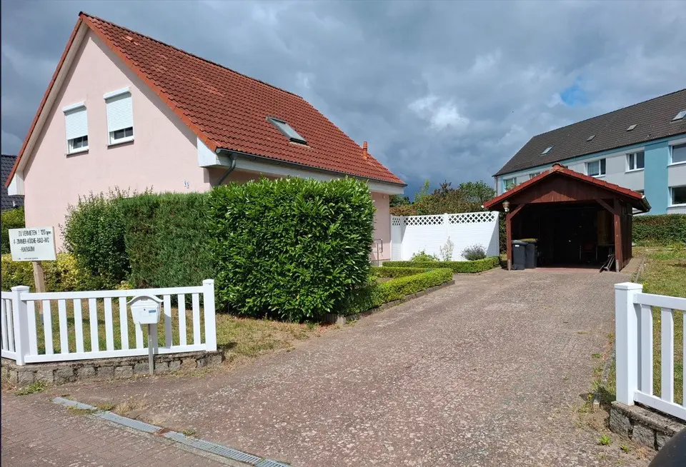 4 Zimmer Haus mit 120 m² in Schwerin – Bild 1
