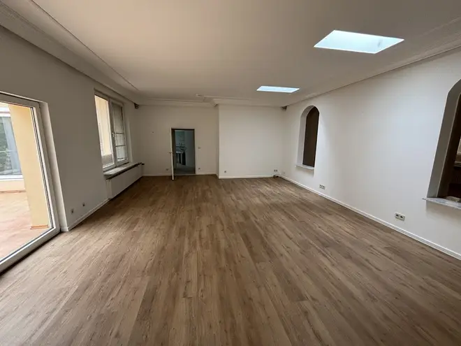 5 Zimmer Haus mit 285 m² in Düsseldorf – Bild 1