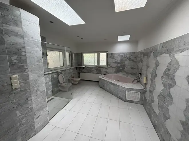 5 Zimmer Haus mit 285 m² in Düsseldorf – Bild 3
