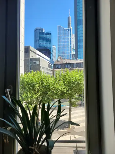3 Zimmer Wohnung mit 100 m² in Frankfurt am Main – Bild 1