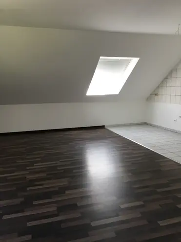 4 Zimmer Wohnung mit 85 m² in Saarbrücken – Bild 2