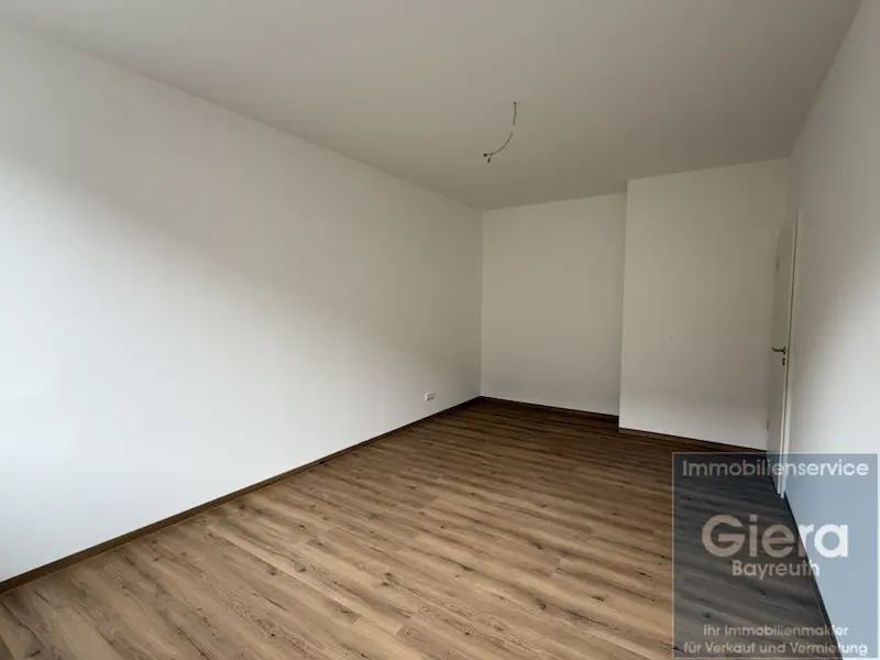 8 Zimmer Wohnung mit 17 m² in Bayreuth – Bild 3