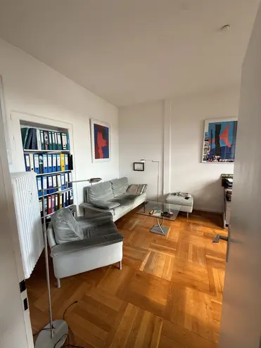 5 Zimmer Wohnung mit 165 m² in Frankfurt am Main – Bild 1