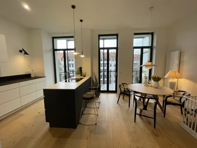 4 Zimmer Wohnung mit 146 m² in Hannover – Bild 1