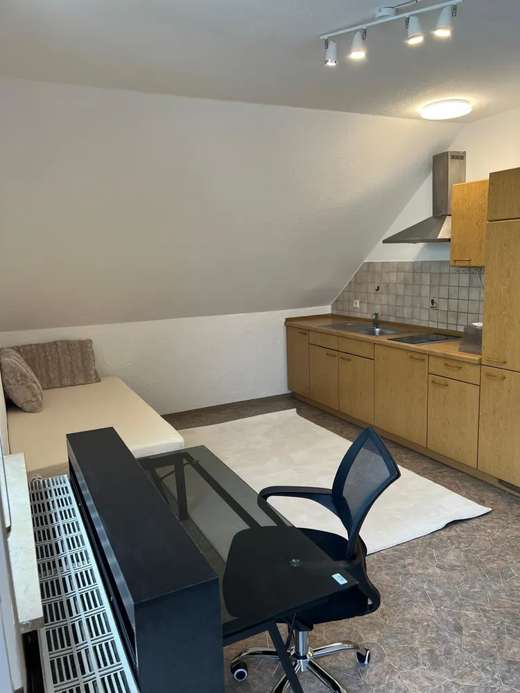 1 Zimmer Wohnung mit 28 m² in Erlangen – Bild 2