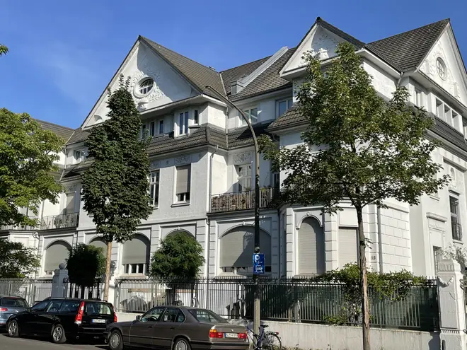 2 Zimmer Wohnung mit 67 m² in Bonn – Bild 1