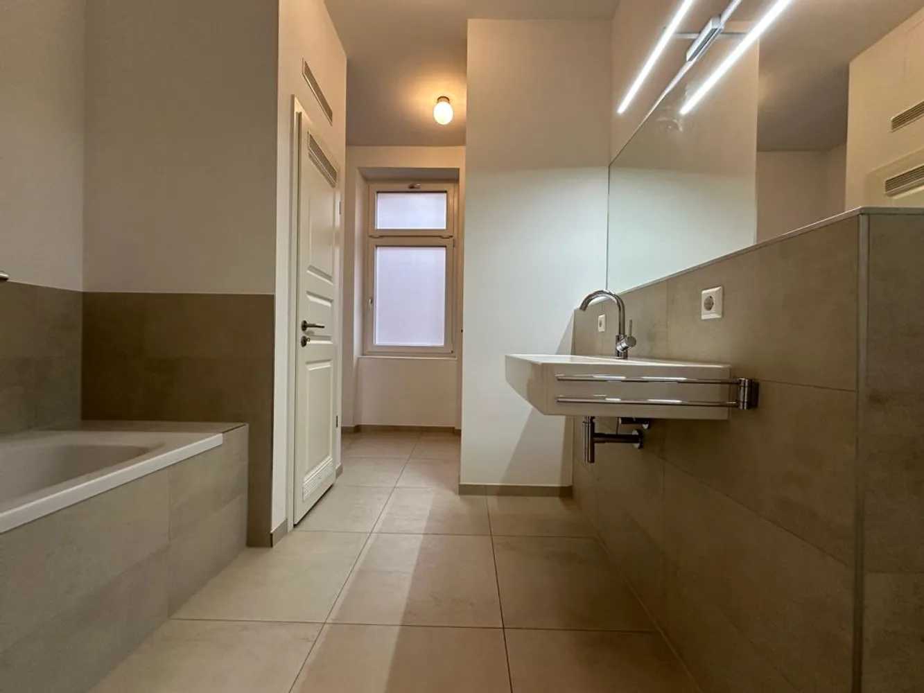 4 Zimmer Wohnung mit 110 m² in Stuttgart – Bild 3
