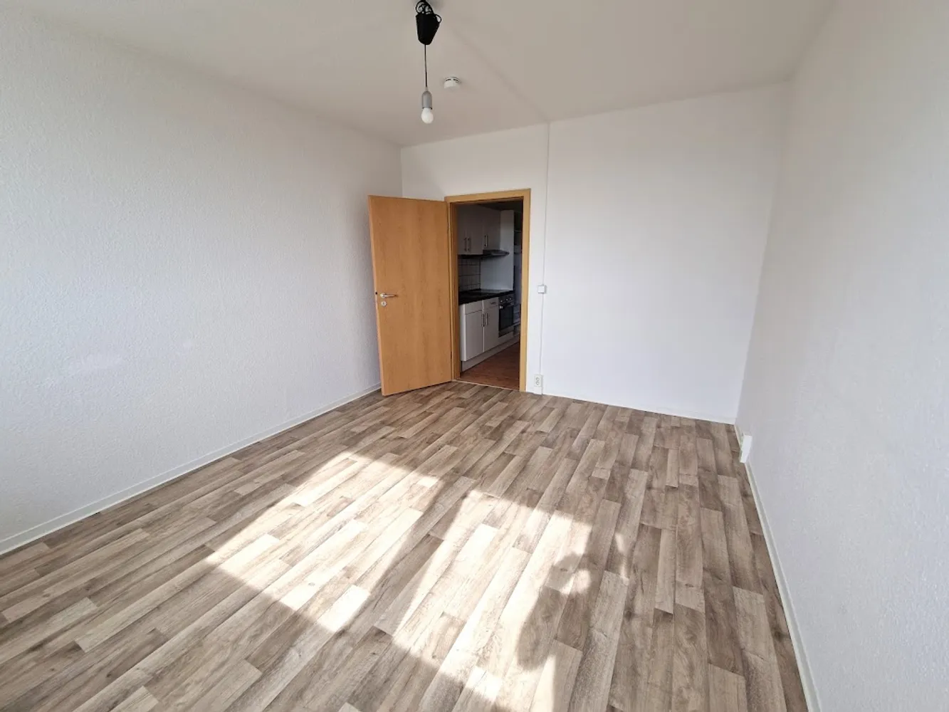 2 Zimmer Wohnung mit 48 m² in Neubrandenburg – Bild 2
