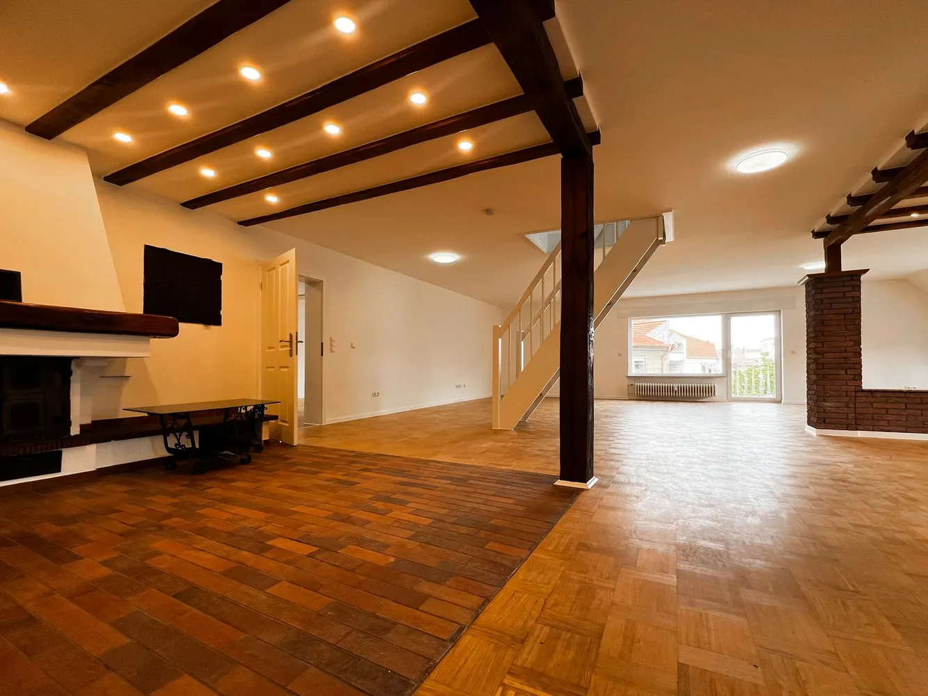 5 Zimmer Wohnung mit 234 m² in Kaiserslautern – Bild 2
