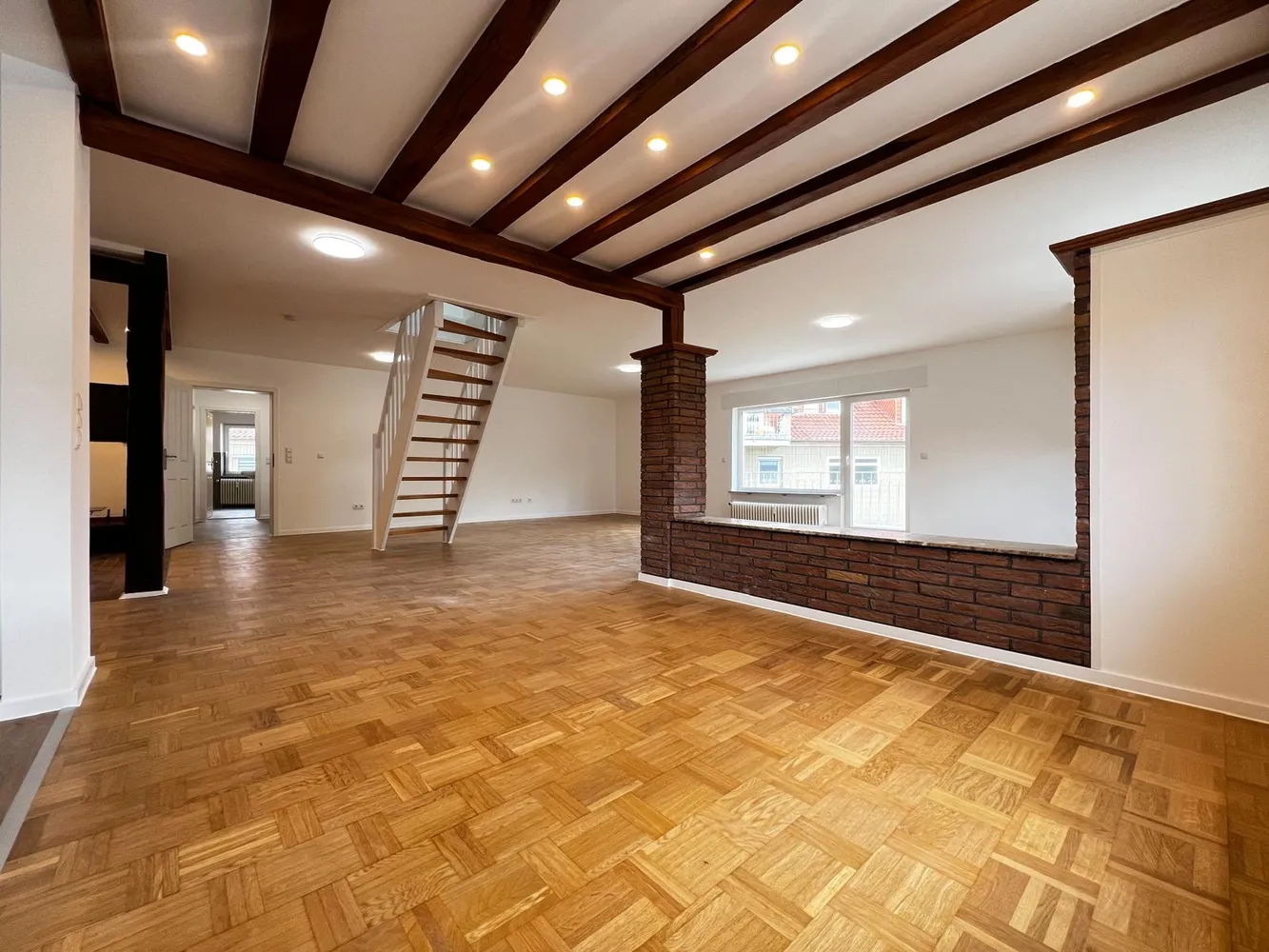 5 Zimmer Wohnung mit 234 m² in Kaiserslautern – Bild 3