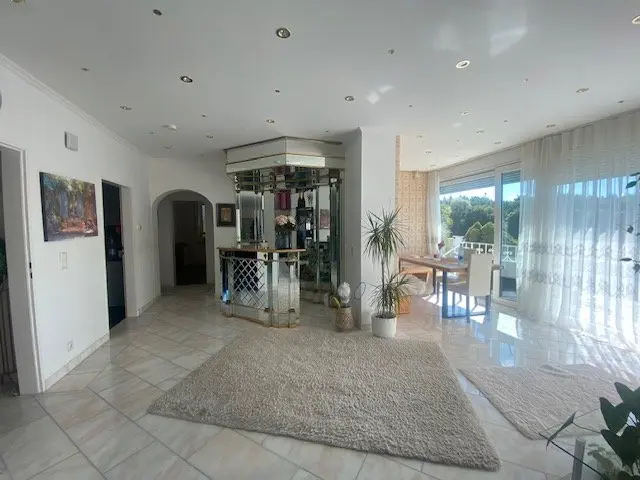 9 Zimmer Haus mit 450 m² in Nürnberg – Bild 10