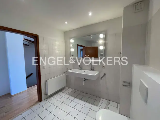 4 Zimmer Haus mit 150 m² in Wiesbaden – Bild 12