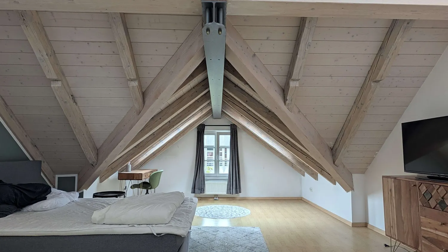 6 Zimmer Wohnung mit 135 m² in München – Bild 1