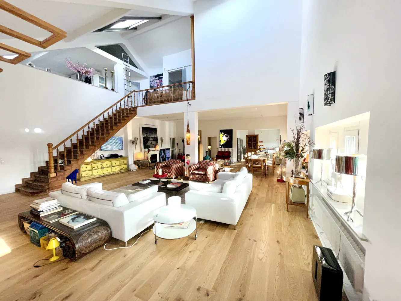 5 Zimmer Wohnung mit 206 m² in Krefeld – Bild 1