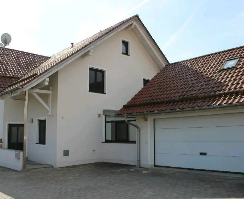 4 Zimmer Haus mit 175 m² in Landshut – Bild 1