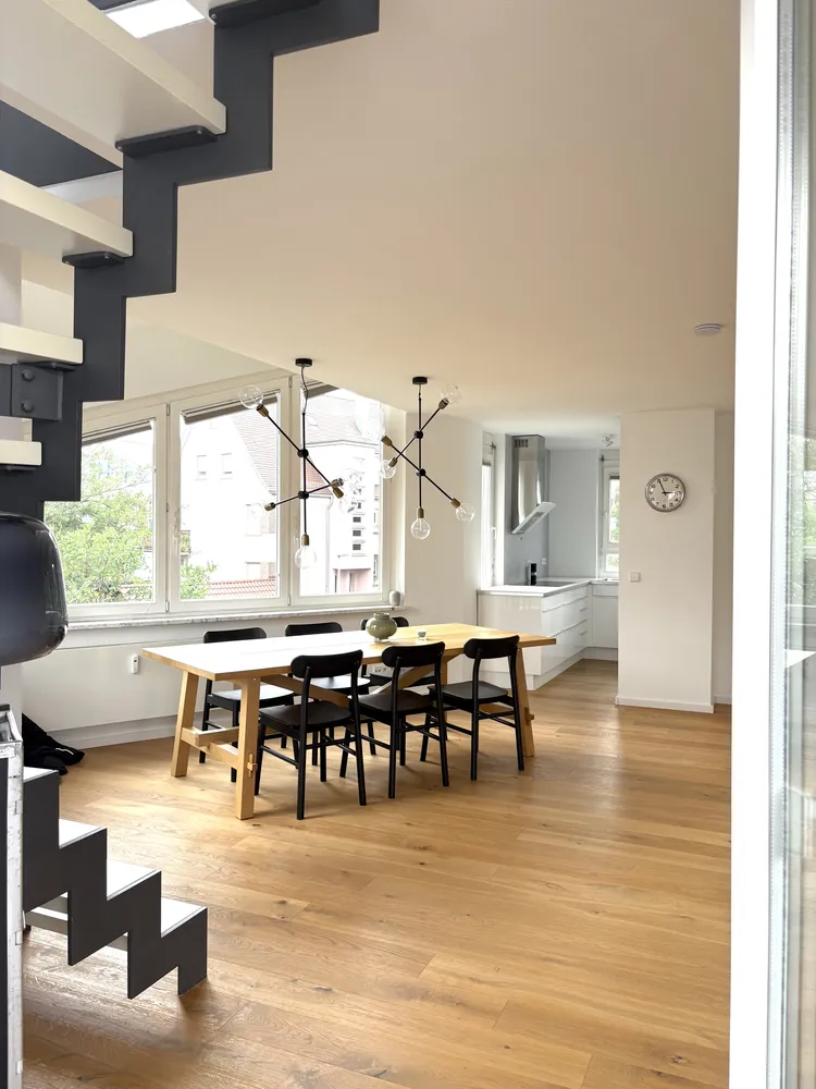 4 Zimmer Wohnung mit 104 m² in Stuttgart – Bild 2