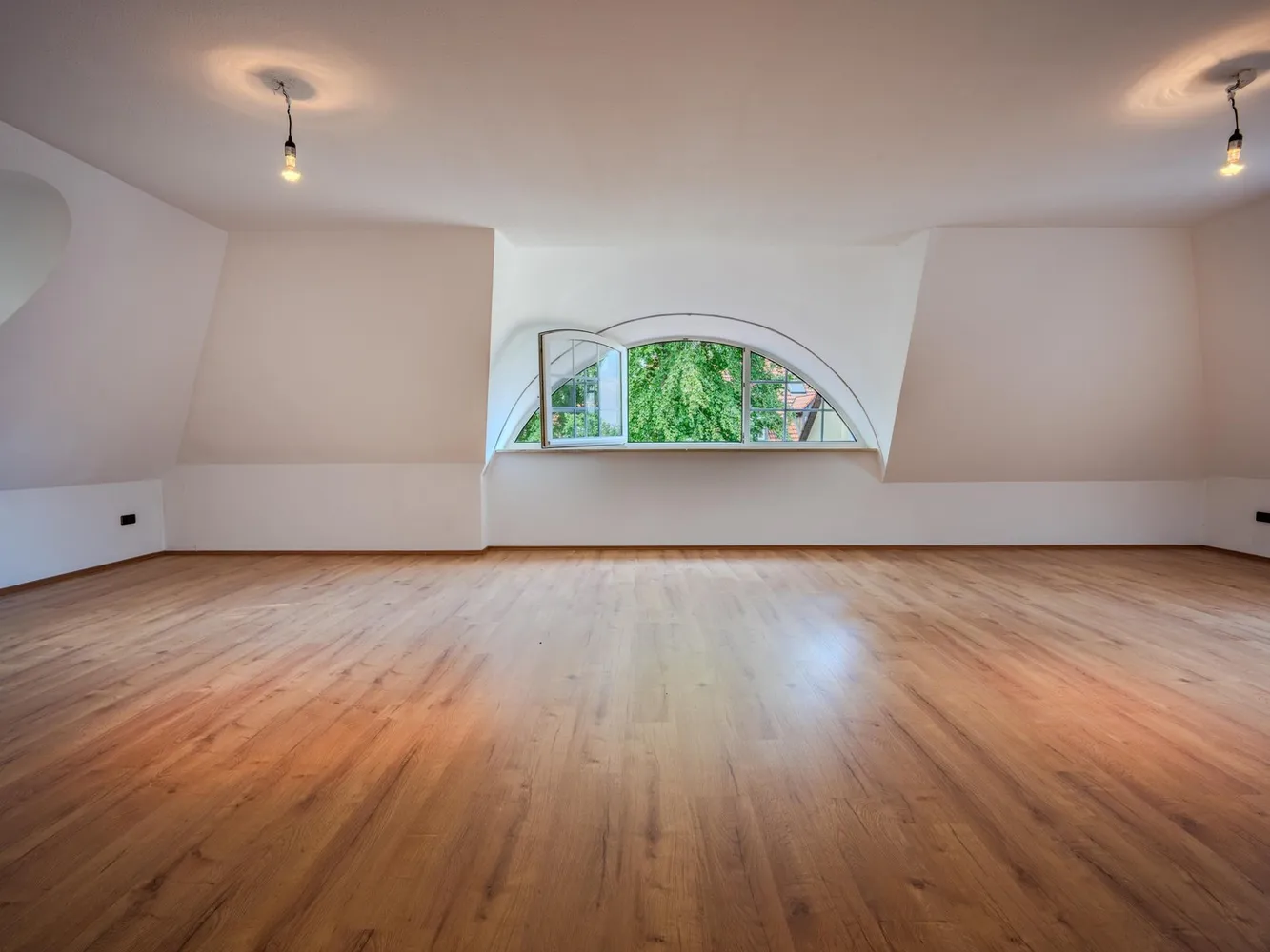 3 Zimmer Wohnung mit 120 m² in Fürth – Bild 1