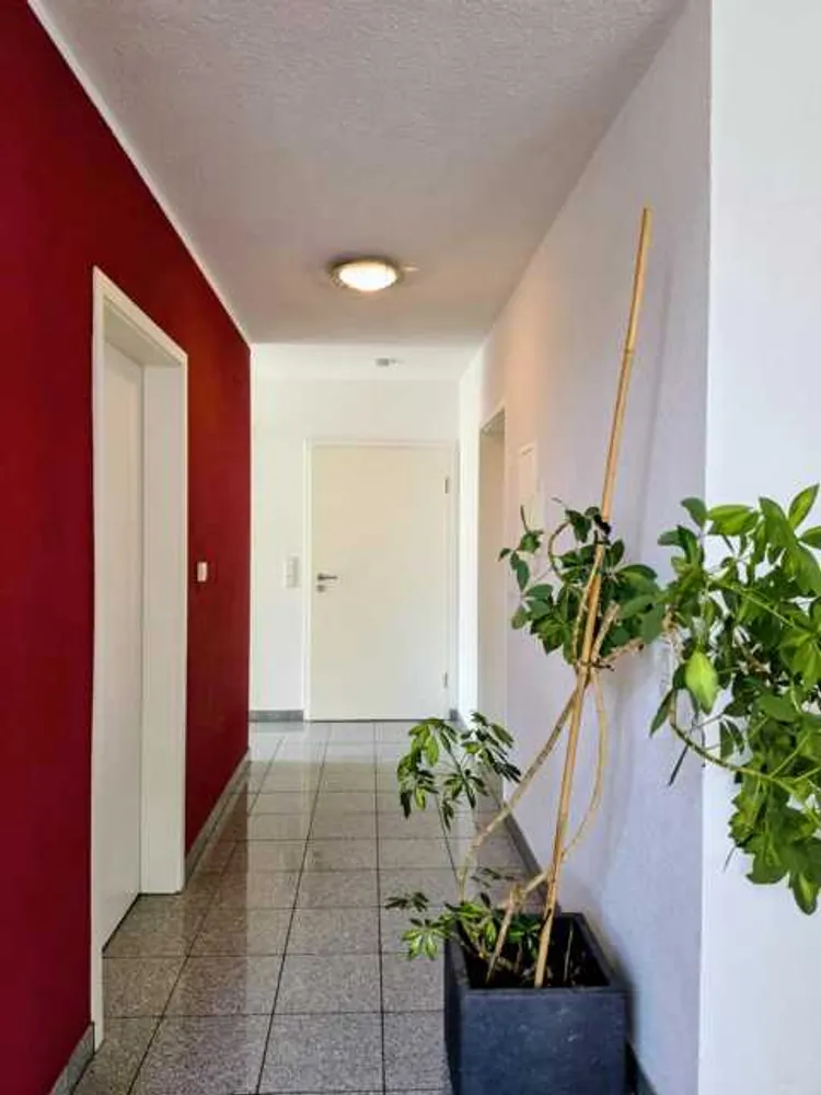 4 Zimmer Wohnung mit 151 m² in Homburg – Bild 1