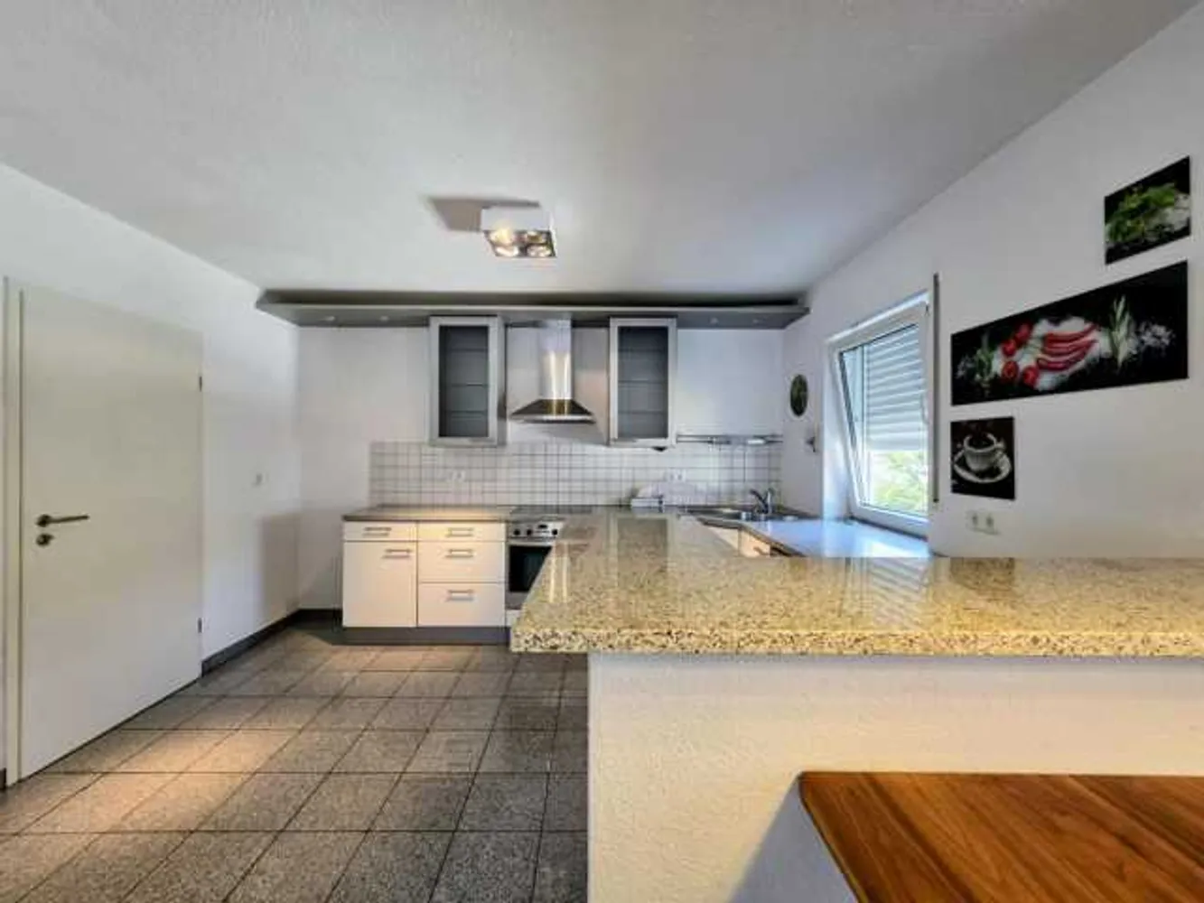 4 Zimmer Wohnung mit 151 m² in Homburg – Bild 6