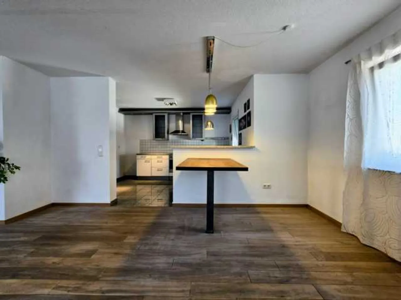 4 Zimmer Wohnung mit 151 m² in Homburg – Bild 7