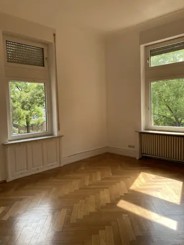7 Zimmer Wohnung mit 246 m² in Karlsruhe – Bild 2