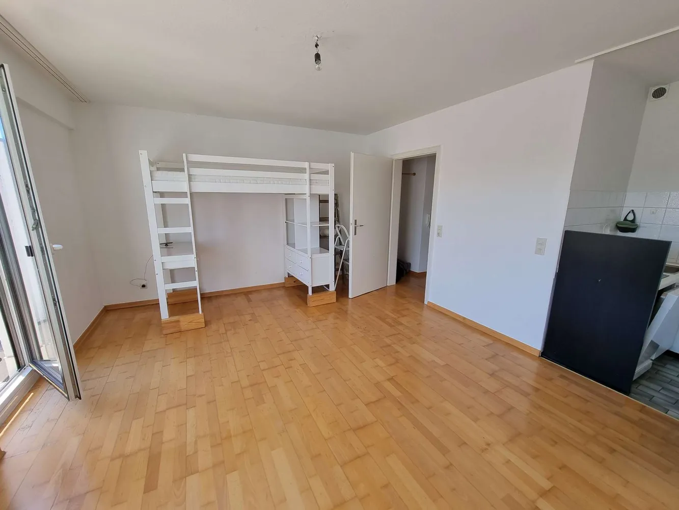 1 Zimmer Wohnung mit 30 m² in Stuttgart – Bild 2