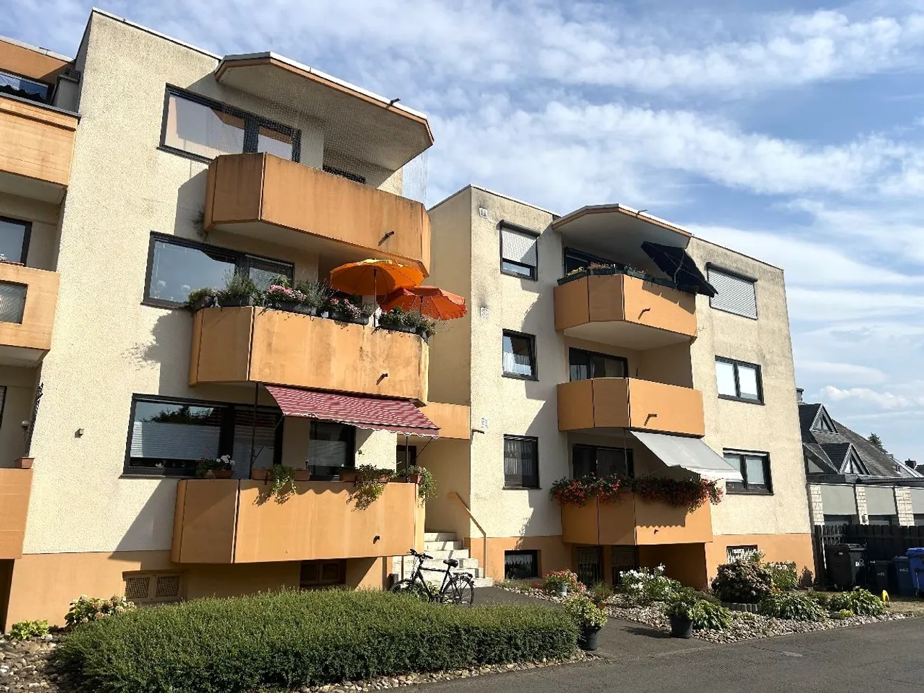 3 Zimmer Wohnung mit 90 m² in Leverkusen – Bild 1