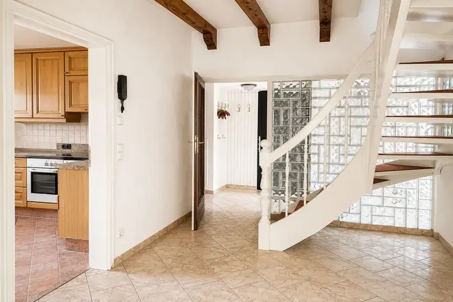 7 Zimmer Haus mit 261 m² in Hannover – Bild 2