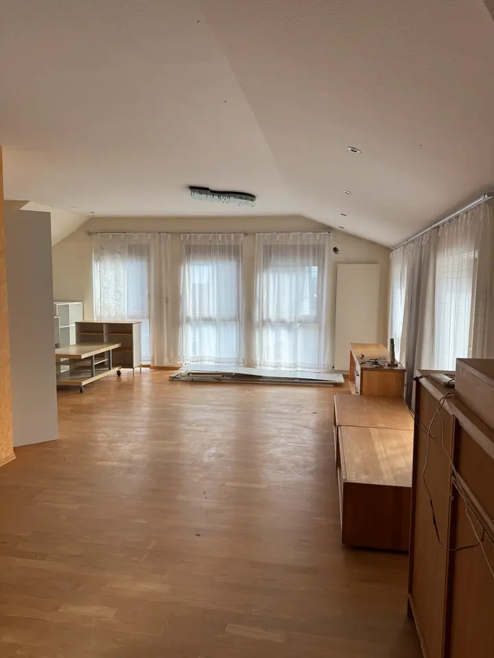 6 Zimmer Wohnung mit 125 m² in Aalen – Bild 1