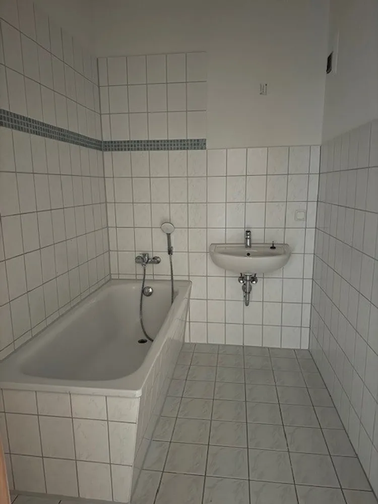 3 Zimmer Wohnung mit 72 m² in Merseburg – Bild 4